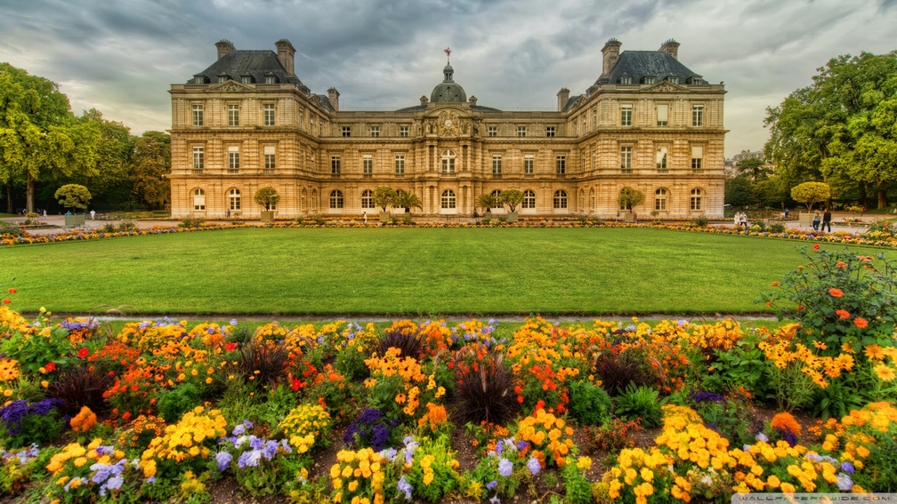 gardens at a paris castle
