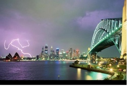 Sydney harbour and Bridge (NSW AUSTRALIA)