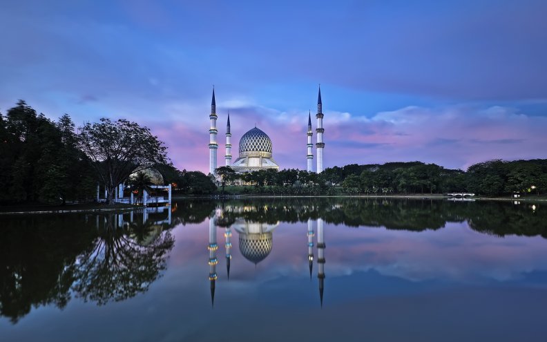 shah_alam_blue_mosque.jpg