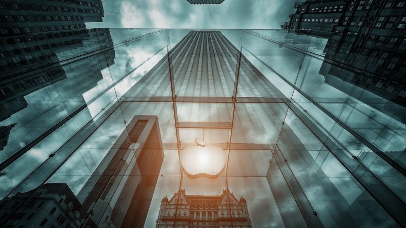 the_apple_store_in_the_big_apple.jpg