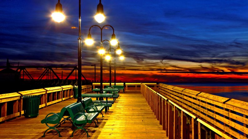 colorful_romantic_pier_in_sundown.jpg