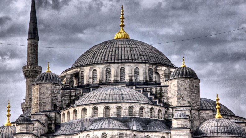 sultan_ahmed_mosque_in_istanbul_hdr.jpg
