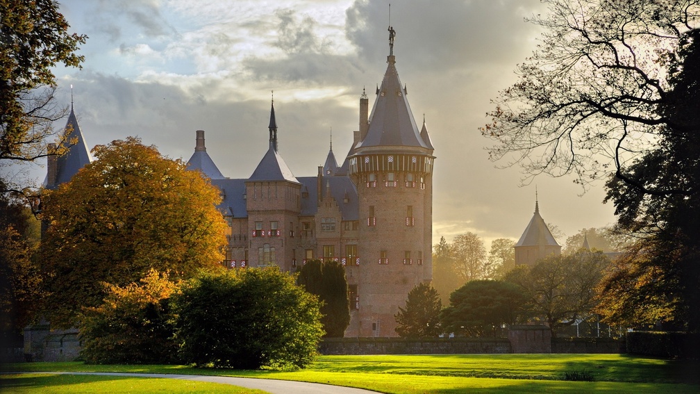 kasteel de haar castle in holland