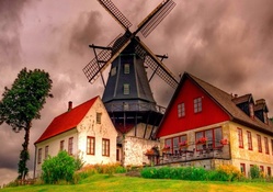 beautiful home with windmill out back hdr