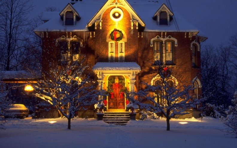christmas_house.jpg