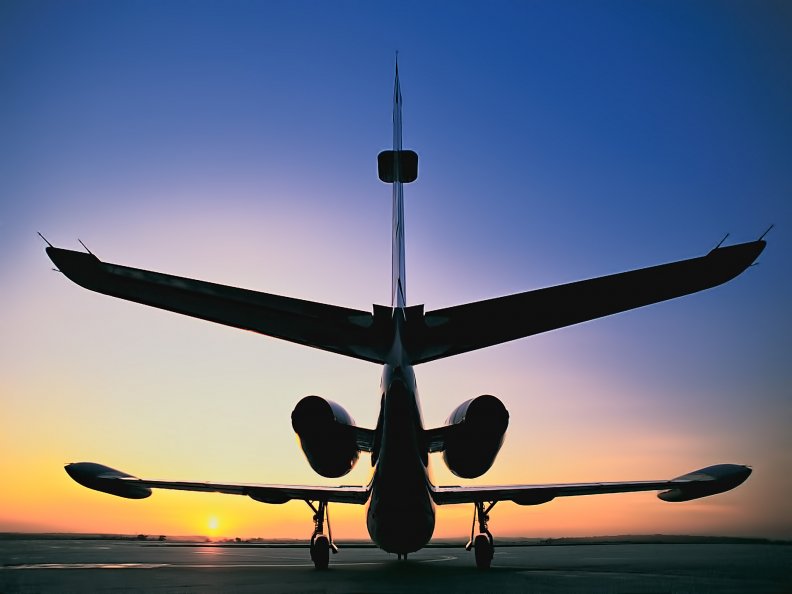 aircraft_at_sunset.jpg