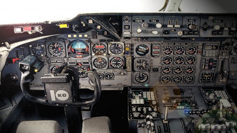 kc_10a_extender_cockpit.jpg