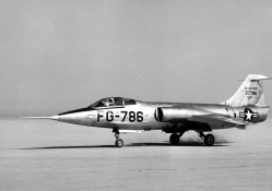 lockheed f104 starfighter supersonic interceptor