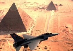 F16 over the PYRAMIDS