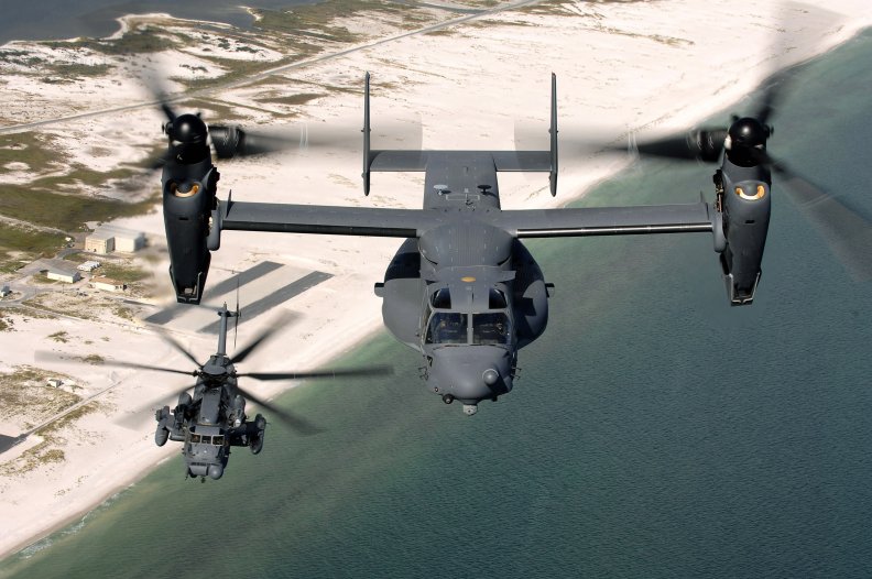 cv_22_osprey_and_an_mh_53_pave_low.jpg