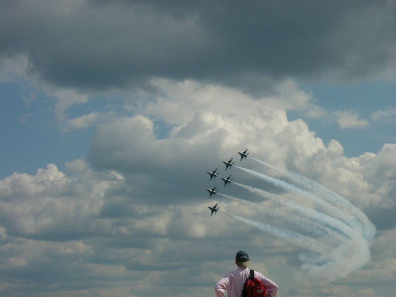 Thunderbirds in formation over Milwaukee