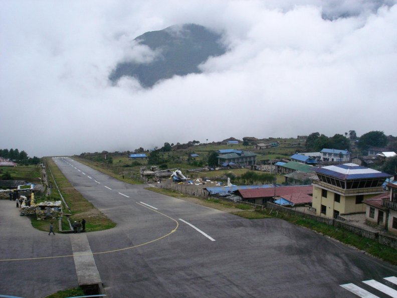 airports_lukla_nepal.jpg
