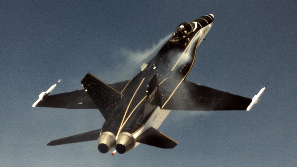 F_18 HARV (3)