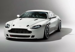 2014 Aston Martin Vantage GT4