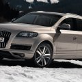 Audi Q7 in the snow