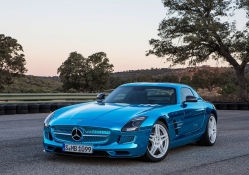 2014 Mercedes_Benz SLS AMG Coupe Electric Drive
