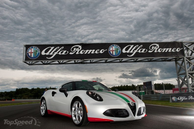 Alfa_Romeo_4C_Safety_Car