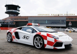 2013_Lamborghini_Aventador_Follow_Me_Car