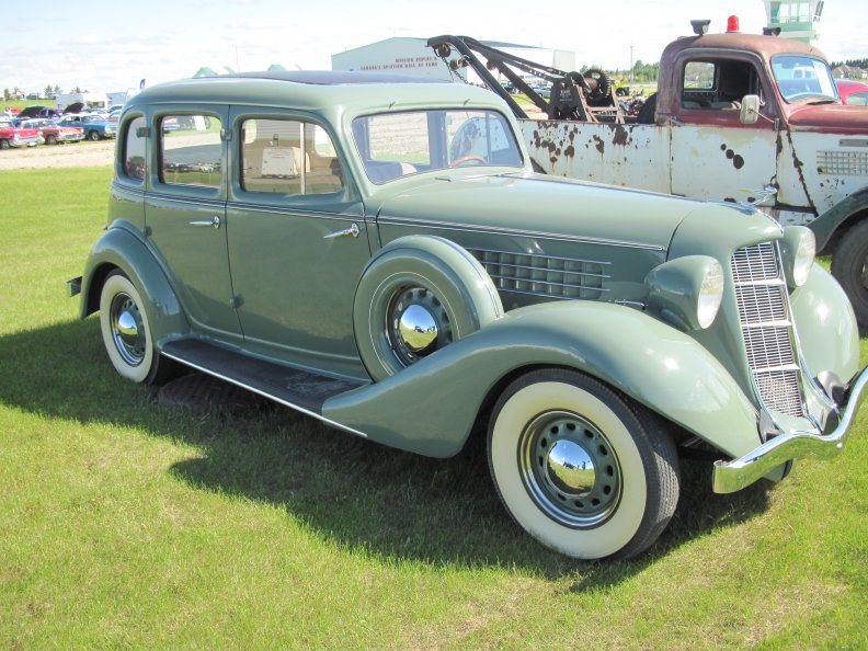 1936 Auburn 6_654 Sedan with 85 HP