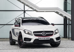 Mercedes_Benz_Concept_GLA_45_AMG