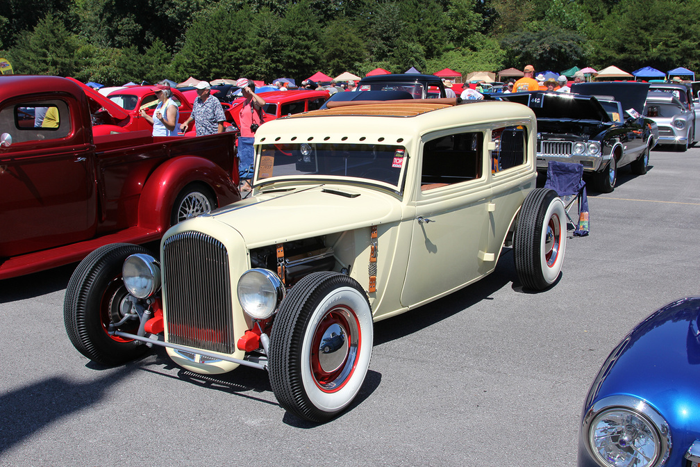 1932_Plymouth_Sedan