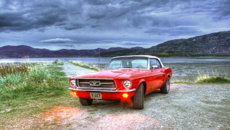 ford_mustang_convertible_hdr.jpg