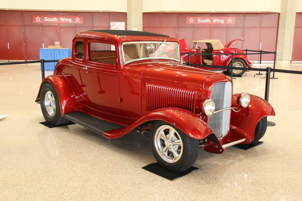 1932_Ford_Five_Window