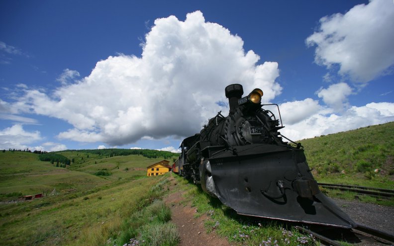 mighty_steam_train_in_a_station.jpg