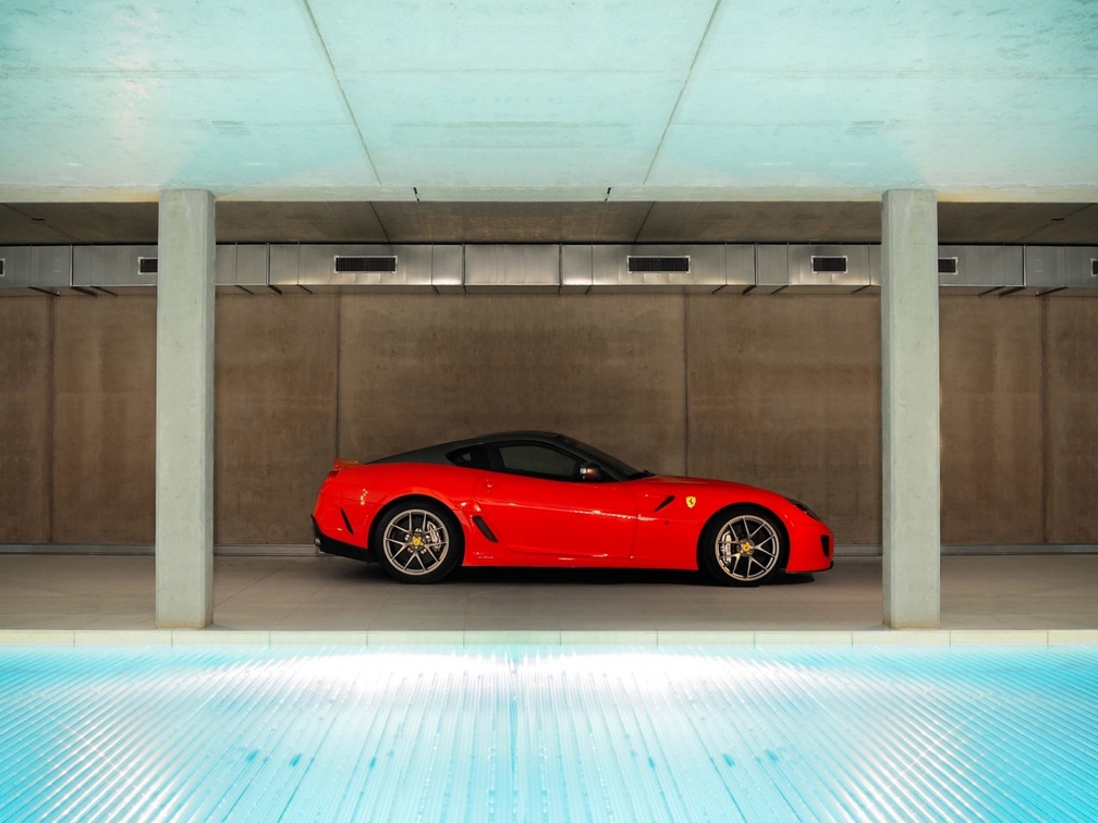 Ferrari &amp; Pool