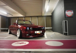 Calypso Red BMW E30 PAR