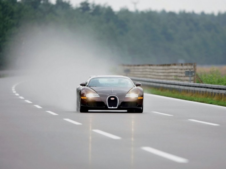 2005_bugatti_veyron.jpg
