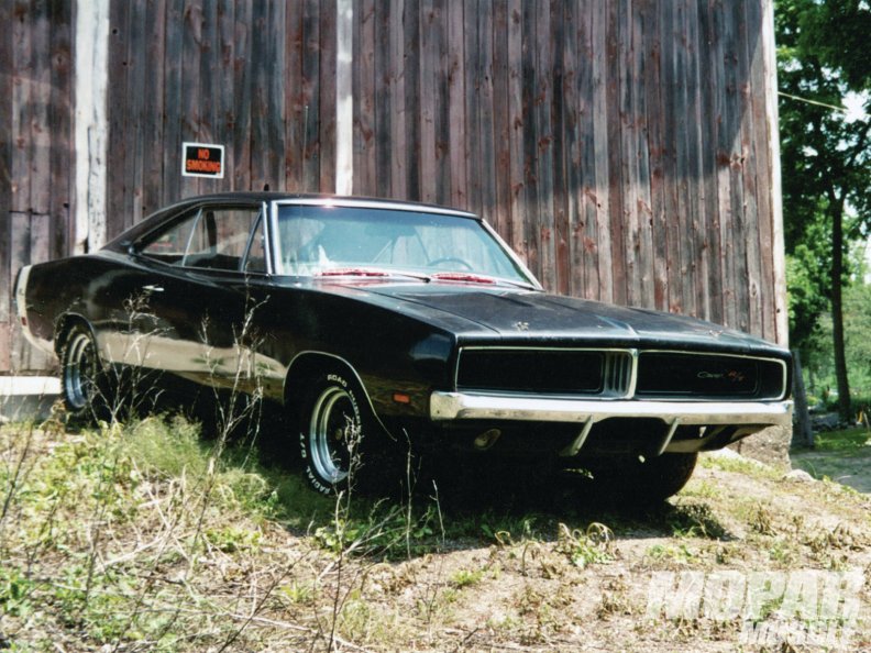 1969_dodge_charger_rt_in_a_barn.jpg