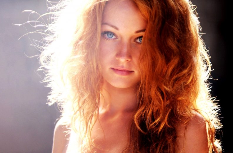 redhead_beauty_with_blue_eyes.jpg
