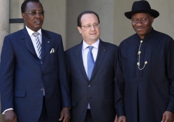 Tchad President Idriss Deby Itno, French President Francois Hollande and Nigerian President Jonathan Goodluck
