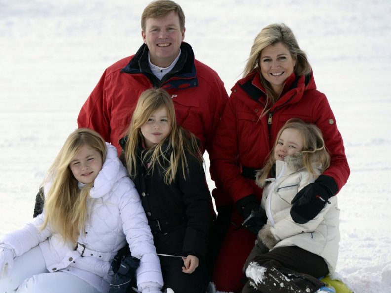 king_willem_alexander_queen_maxima_and_princesses_amalia_alexia_and_ariane.jpg