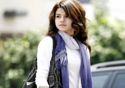 Selena Gomez 22