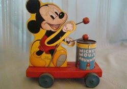 collecting vintage mickey mouse antiques