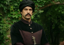 Burak Ozcivit as Bali Bey
