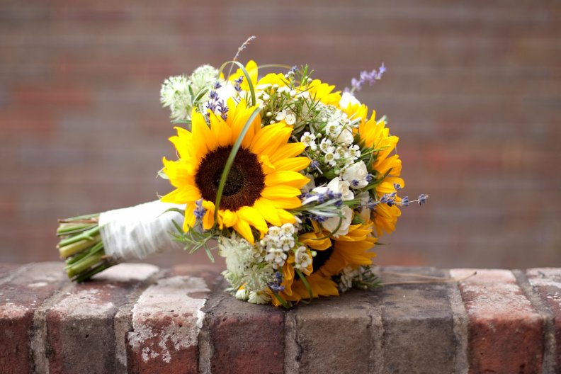 sunflower_bridal_bouquet.jpg