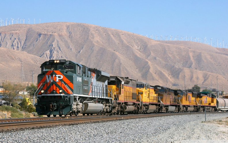 six_diesel_locomotives_awesome_photo_of_union_pacific.jpg