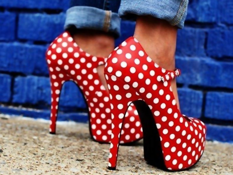 red_polka_heels.jpg