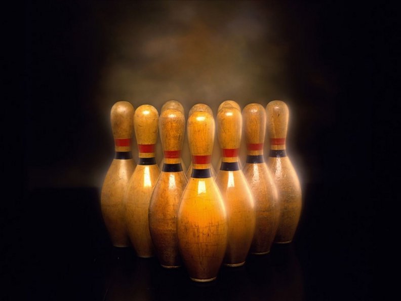 old_style_wooden_bowling_pins.jpg