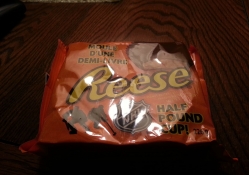 1/2 pound reeses cup