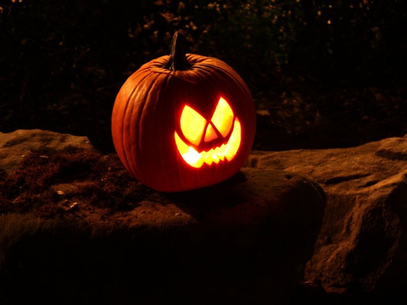 scary_halloween_pumpkin.jpg