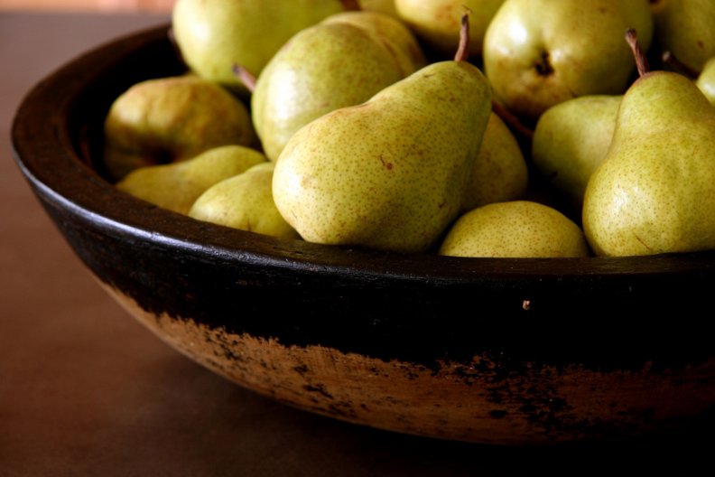 bowl_with_pears.jpg