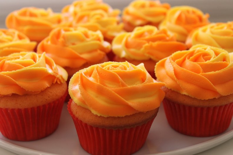orange_cupcakes_for_tony_nannouk.jpg