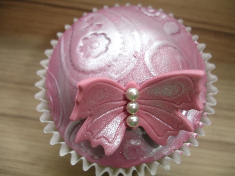 Pink cupcake 