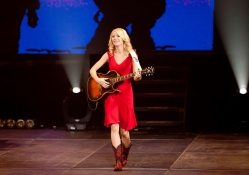 Gwyneth Paltrow as Kelly Canter in Country Strong movie