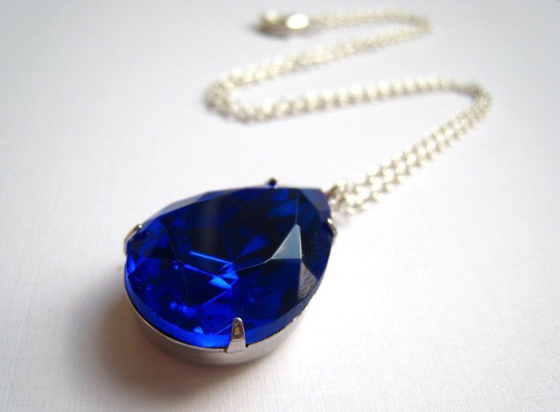 the_sapphire_necklace.jpg